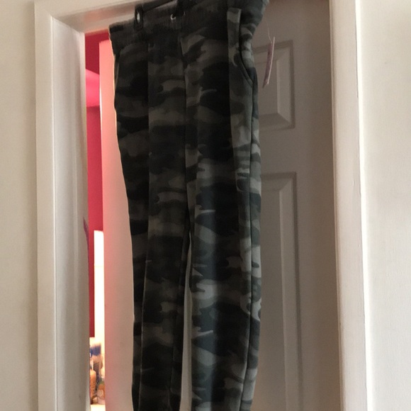Camouflage sweatpants - Picture 7 of 10
